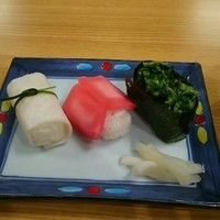 侘家古暦堂 祇園花見小路本店 - そばセット 1296円税込み に付いてくる漬け物寿司