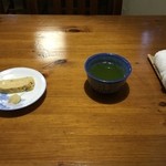 そば切り　歳時記 - 料理写真:最初にお茶とだし巻き玉子が