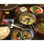 鹿久居荘 - かきおこ定食(ランチ)
            牡蠣のお好み焼きの定食です(•̀ᴗ•́)و 
            まさかの自分で焼くという…
            出来るかな〜(^^