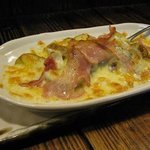 Izakaya Nombee - グラタンに似たポテトチーズなるメニューです。