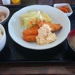 まこ家 - サーモンフライ定食