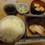 大衆割烹 三州屋 - 銀むつの照り焼き定食