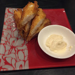 シンガポール シーフードリパブリック - イカのすり身の揚げパン