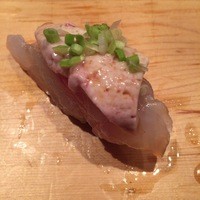 秀徳 2号店 - カワハギ 肝乗せ