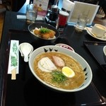 ぼたん荘 - ランチのラーメンとミニカツ丼