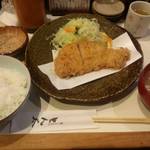 とん太 - 特ロースカツ定食。