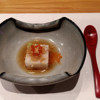 鉄板焼なか乃 - いくらのせ胡麻豆腐みたいなやつだったかな？