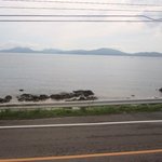 Sakanadokoro Waki - 広い窓からは博多湾が一望できる素晴らしいロケーションでした、梅雨なので晴れてなかったのが残念です