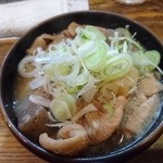 Tanabe - こちらも人気のもつ煮。柔らかく美味しく煮込んであります。ジャガイモが入っていて美味しいです。