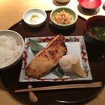 伊豆の旬 やんも - かれい西京漬の定食、1400円