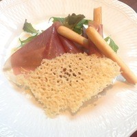 クロスダイン - パルマ産生ハムとチーズ。