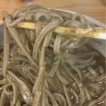 宮崎うどん ふくや - 平打ちのそば。やや柔目の仕上がり。チーズとカレーがよく絡みます。