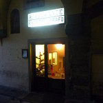Buca dell'Orafo - こじんまりした入口