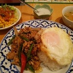 クンメー - ランチのガッパオ850円(込