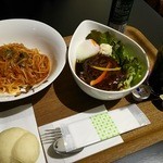 モアカフェ - カポナータ(パスタ)、ロコモコ丼