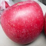 よってけポポラ - りんご 6個で480円