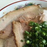 長崎楼 - 2016年1月初旬 チャーシューは、また豚バラタイプに変わってました。味付けされた美味しいチャーシューです。