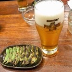 やきとり 大吉 - 焼枝豆のお通しと生ビール
