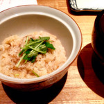 紺青 - 鯛めし（650円）。見かけよりも鯛の出汁が濃厚。自分で試してもどうしてもこうなっちゃうのでこういうものだと思いますが、もうほんの少し堅めに仕上げてあるとなお良しですが、十分許容範囲。