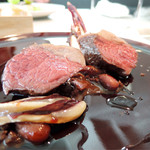 クラフタル - 鹿のロースト、金時豆、鹿のラグーソース、チコリ