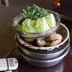 地獄蒸し工房 鉄輪 - きゃべつと椎茸ゆでる前