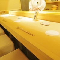鮨 あらい - 8席だけのカウンター