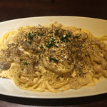 OUI - 自家製ベーコンと玉ねぎのカルボナーラ