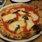 Trattoria&Pizzeria LOGIC - ◎マルゲリータ　1,280円　これ美味しい！