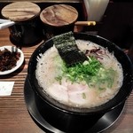 博多一双 - ラーメン 600円