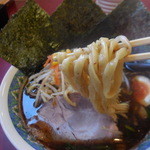 ラーメン　桃々華 - 平打ち麺