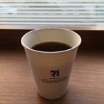 セブンイレブン - ドリンク写真:快晴の冬晴れ。歩くのも気持ちよし。ちょっとコーヒーブレイクです。みなさん良い連休をお過ごしください(^L^)