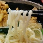 麺工房桃 - 温かいうどんの麺