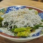 磯丸水産 - 釜揚げしらすとお葱のサラダ