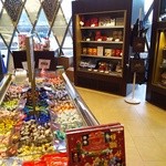 リンツ ショコラ ブティック＆カフェ - 2016/1 店内