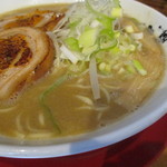 麺匠 中うえ  - 雲丹豚骨らーめん　８００円