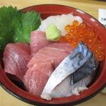 魚っ喰いの田 - 大間の本まぐろ　食べ比べと海の幸丼