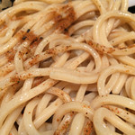 六厘舎 TOKYO - 焙煎黒七味ふった〜♪