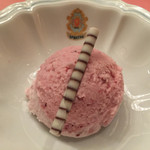 ピッツェリア・サバティーニ - 苺ミルクのジェラート