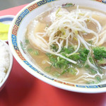 中華そば いもお - 肉入り大とライス中