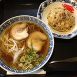 Izumi - チャーハン（小）とラーメン