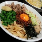 塩結び - 台湾まぜそば820円／28年1月