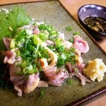 ぎょうざの味味 - 宮崎地鶏のたたき(660円)