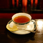 築地 - ウイスキー紅茶。