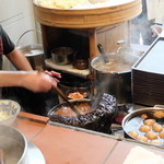 度小月担仔麺 - 秘伝の肉そぼろ