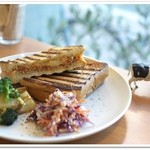 mito - トマトボロネーゼとチーズのホットサンド