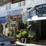 BRILEY - 見逃しそうな店