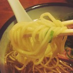 雨は、やさしく - 中細のストレート麺