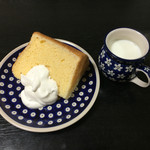 シフォンケーキ Mint - レモン。キメが粗いです。