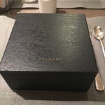 ブルガリ イル・カフェ - 2016年1月　デザートは、黒いボックスで登場☆☆