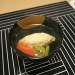 古今山久 - 筍真丈と京人参、金針菜の吸い物